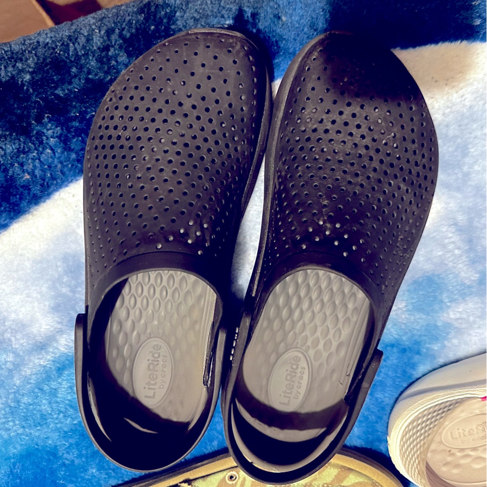 Crocs Literide, size 10.